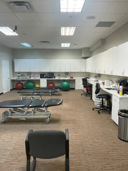More Photos Of 18600 Lyndon B Johnson Fwy, Mesquite Storefront Retail Office For Sale