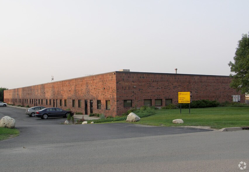 More Photos Of 28144 W Industrial Ave, Lake Barrington Flex For Lease