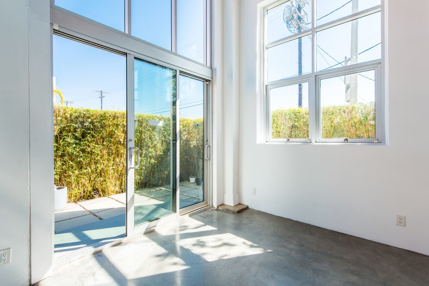 More Photos Of 2100 Abbot Kinney Blvd, Venice Office For Lease