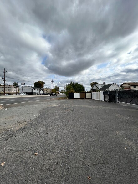 More Photos Of 296 E Route 46, Elmwood Park Auto Repair For Lease