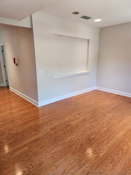 More Photos Of 3001 W Azeele St, Tampa Office For Lease