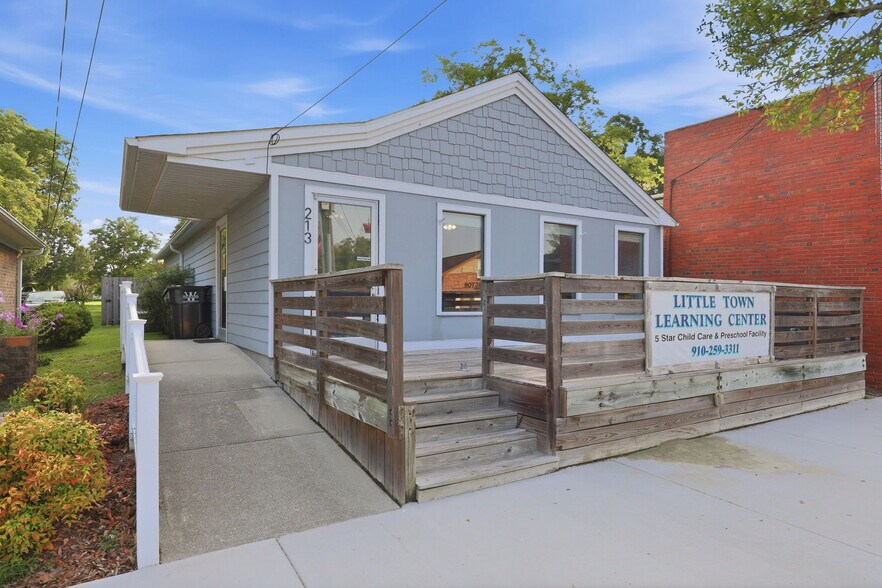 Primary Photo Of 213 S Wright St, Burgaw Daycare Center For Sale