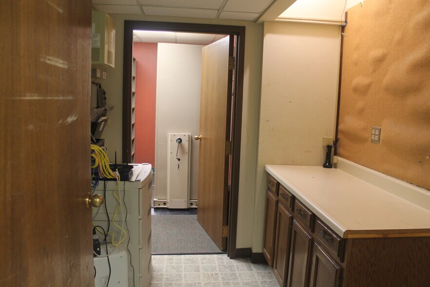 More Photos Of 1235 Cedar Ct, Carbondale Medical For Sale