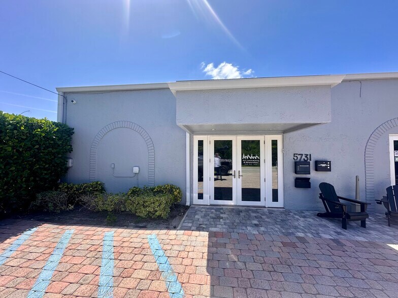 Primary Photo Of 5731 NE 14th Ave, Fort Lauderdale Warehouse For Lease