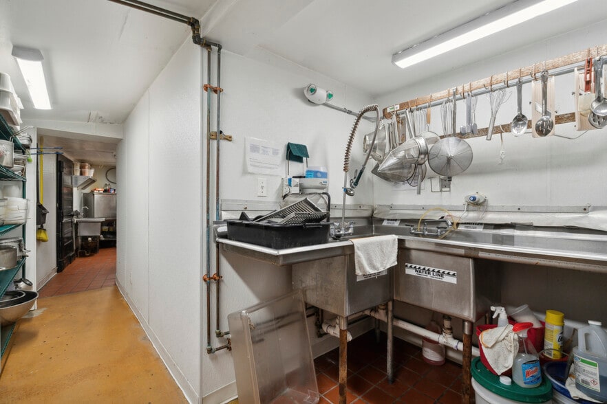 More Photos Of 3749 Midvale Ave, Philadelphia Restaurant For Sale