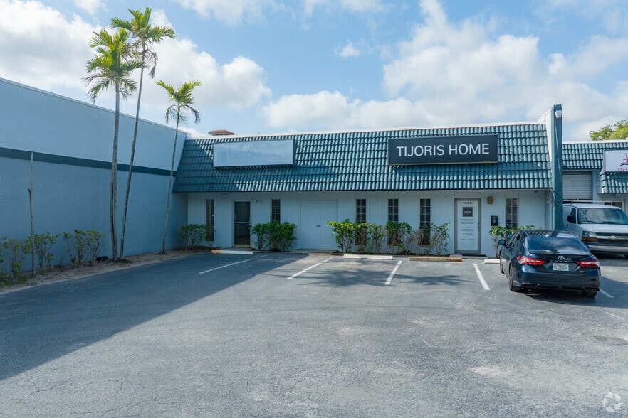 More Photos Of 101 S Congress Ave, Delray Beach Showroom For Lease