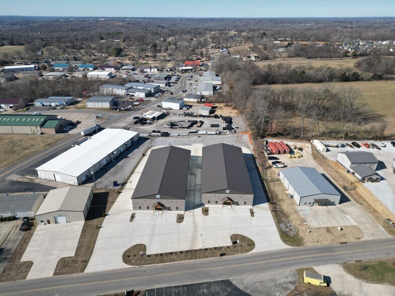 More Photos Of 100 Industrial Dr, Clarksville Warehouse For Lease