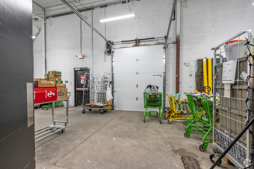 More Photos Of 125 Westbrook Rd, Essex Storefront For Sale