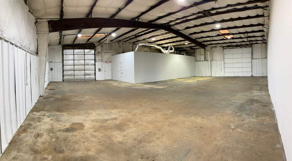 More Photos Of 15926 Cypress North Houston Rd, Cypress Industrial For Lease