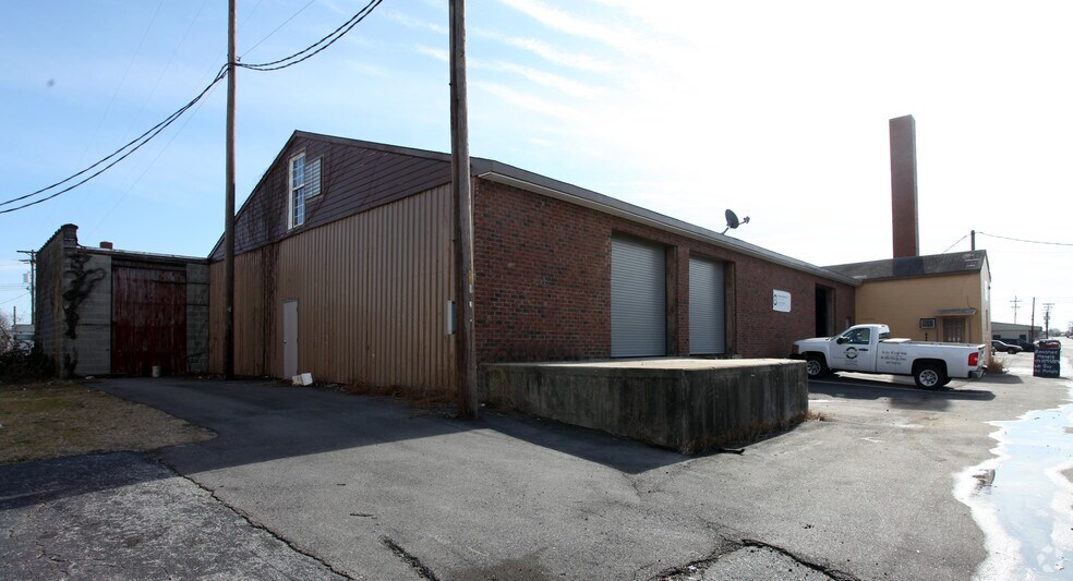 More Photos Of 844 N Raleigh St, Greensboro Warehouse For Lease