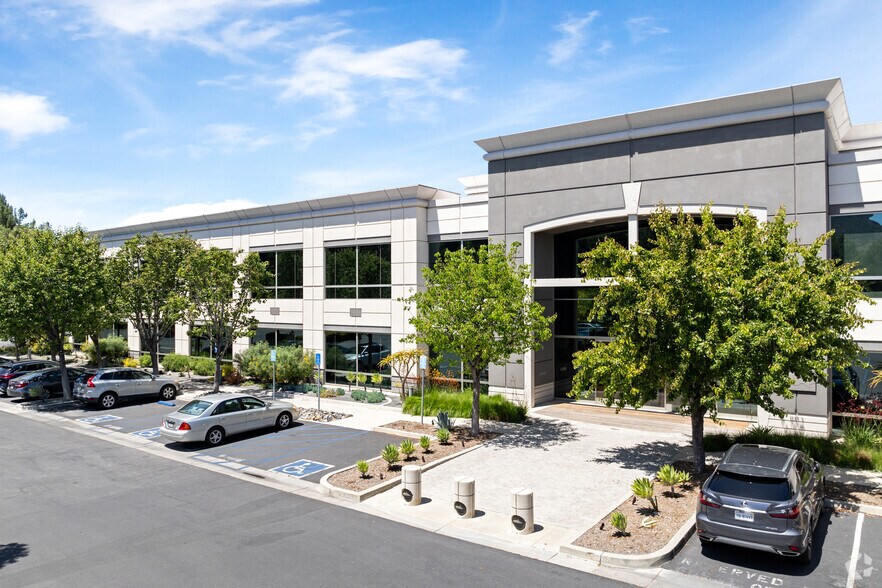 More Photos Of 31111 Agoura Rd, Westlake Village Medical For Lease