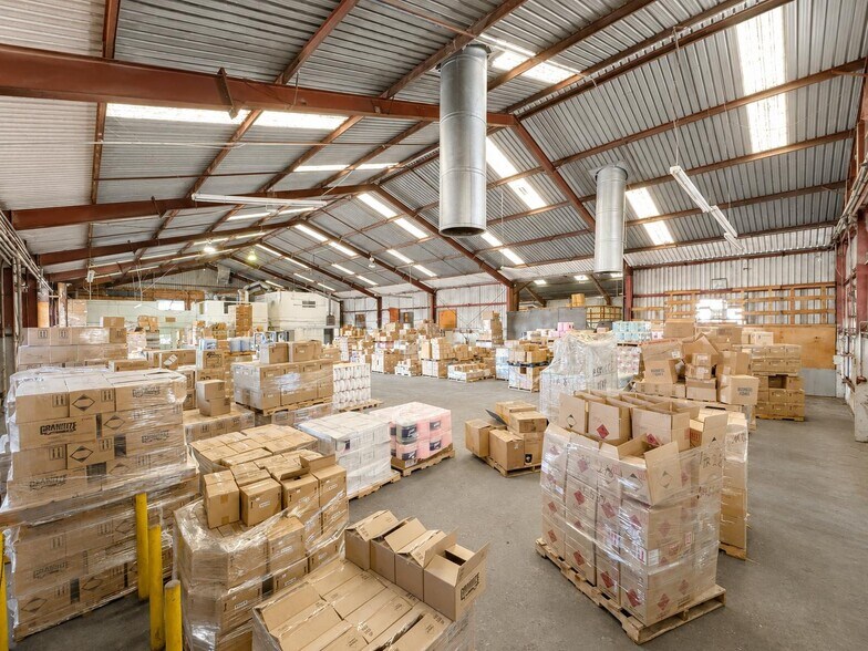 More Photos Of 11001 Vulcan St, South Gate Warehouse For Lease