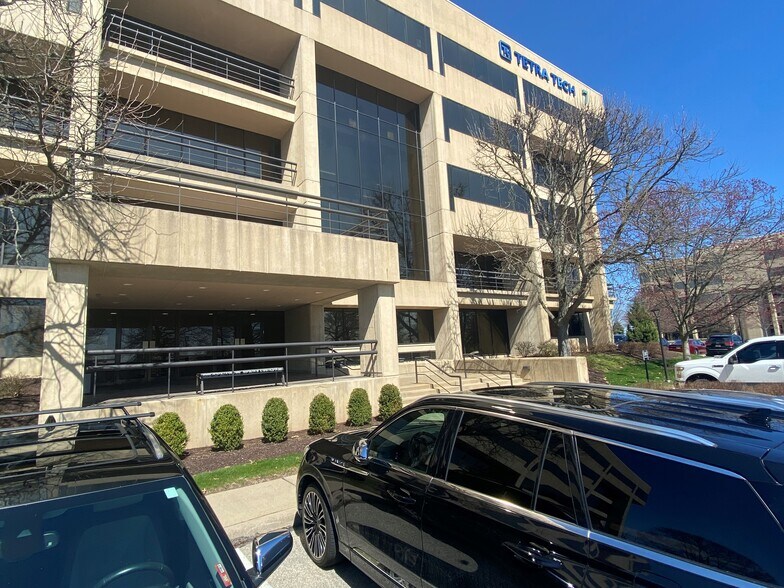 More Photos Of 661 Andersen Dr, Pittsburgh Office For Lease