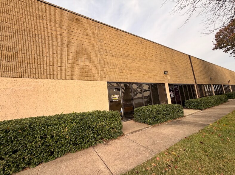 More Photos Of 6655 Amberton Dr, Elkridge Warehouse For Lease