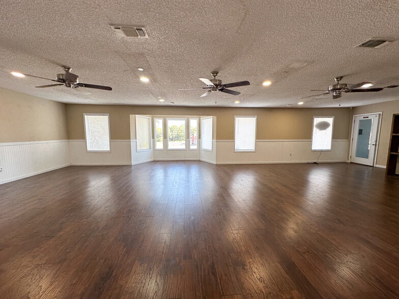 More Photos Of 2210 E Highway 190, Copperas Cove Freestanding For Sale