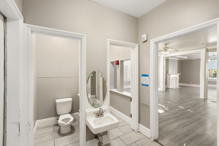 More Photos Of 1111-1123 D St, Sacramento Specialty For Sale