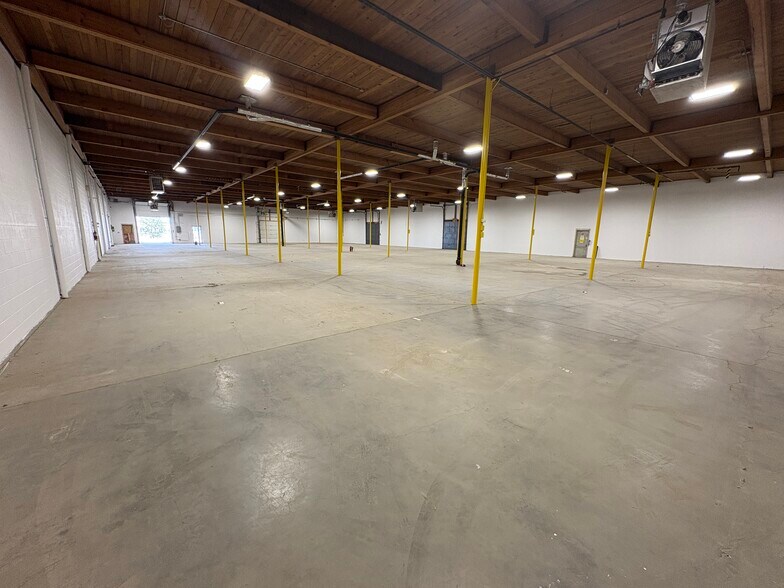 More Photos Of 14635 121A Av NW, Edmonton Warehouse For Sale