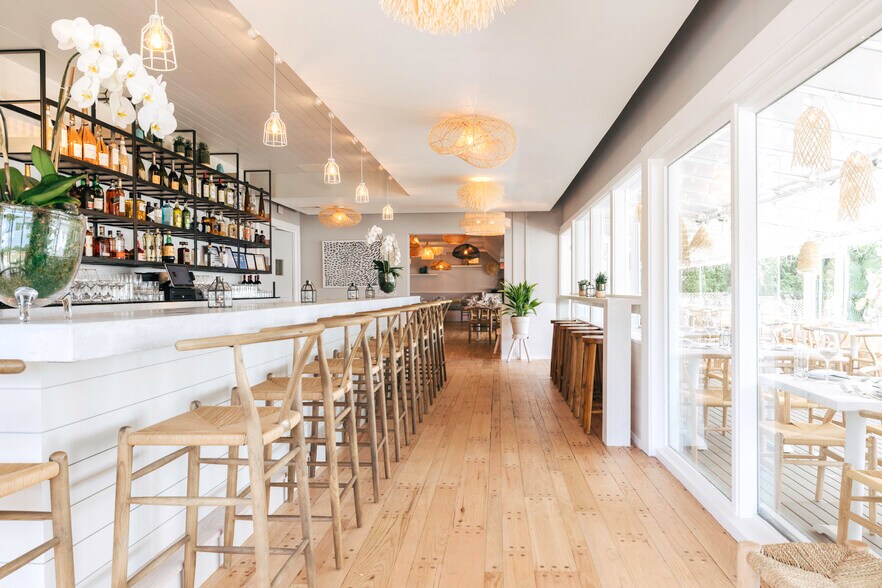 More Photos Of 313 Three Mile Harbor Rd, East Hampton Restaurant For Lease