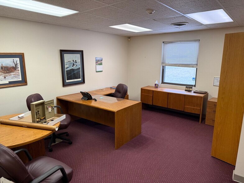 More Photos Of 106 E Main St, Lake Mills Office For Sale