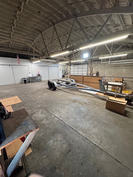More Photos Of 2702 A St, Tacoma Warehouse For Lease