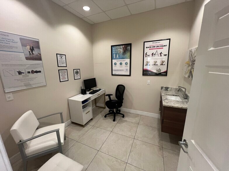 More Photos Of 266 NW Peacock Blvd, Port Saint Lucie Medical For Sale