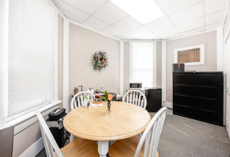 More Photos Of 635 S Lincoln Ave, O'Fallon Storefront Retail Office For Sale