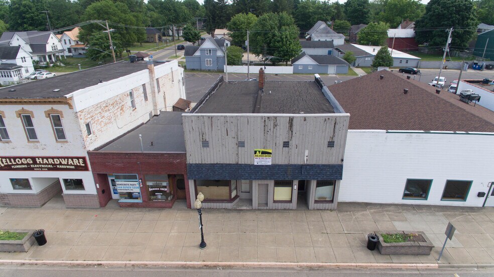 More Photos Of 10 W Main St, Hartford Storefront For Sale