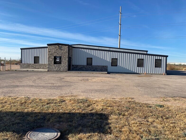 Primary Photo Of 1010 S Meadow Ave, Odessa Warehouse For Sale