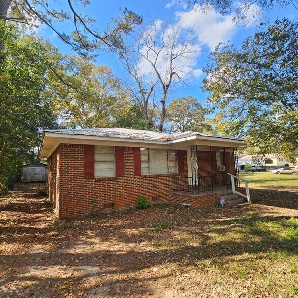 More Photos Of 5027 Lapine Dr, Adamsville Specialty For Sale