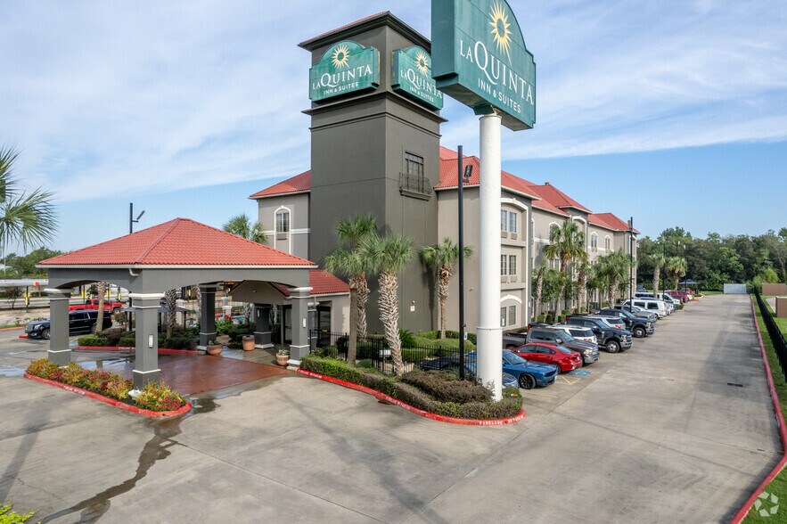 Primary Photo Of 5820 Walden Rd, Beaumont Hotel For Sale