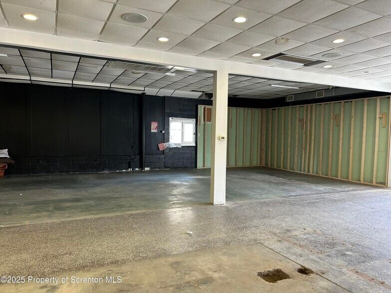 More Photos Of 311 S Blakely St, Scranton General Retail For Sale