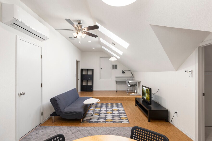 More Photos Of 9930 Calvine Rd, Sacramento Apartments For Sale