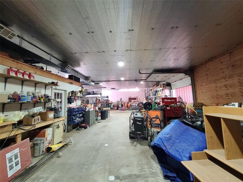 More Photos Of 26 Hook Rd, Sparrow Bush Distribution For Sale