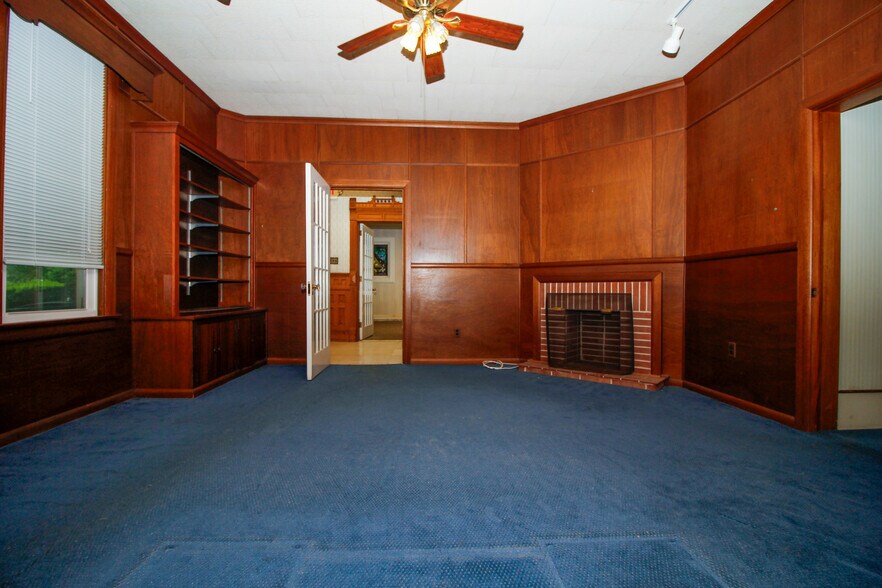 More Photos Of 417 W Blackwell St, Dover Office Residential For Sale