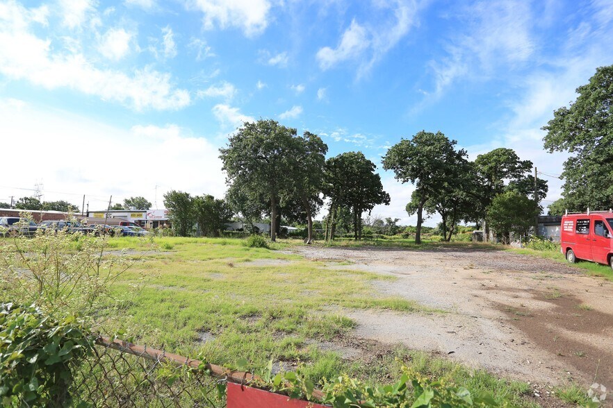 More Photos Of 1118 E State Highway 121, Lewisville Land For Sale