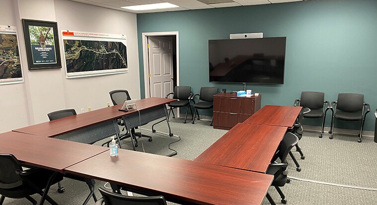 More Photos Of 1001-1067 Technology Park Dr, Glen Allen Light Distribution For Lease