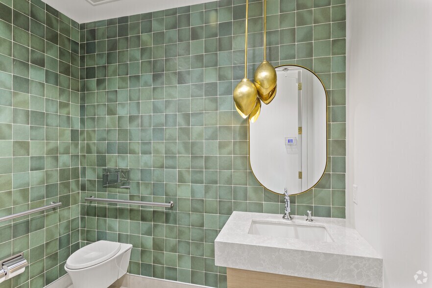 More Photos Of 224 Datura St, West Palm Beach Office For Lease