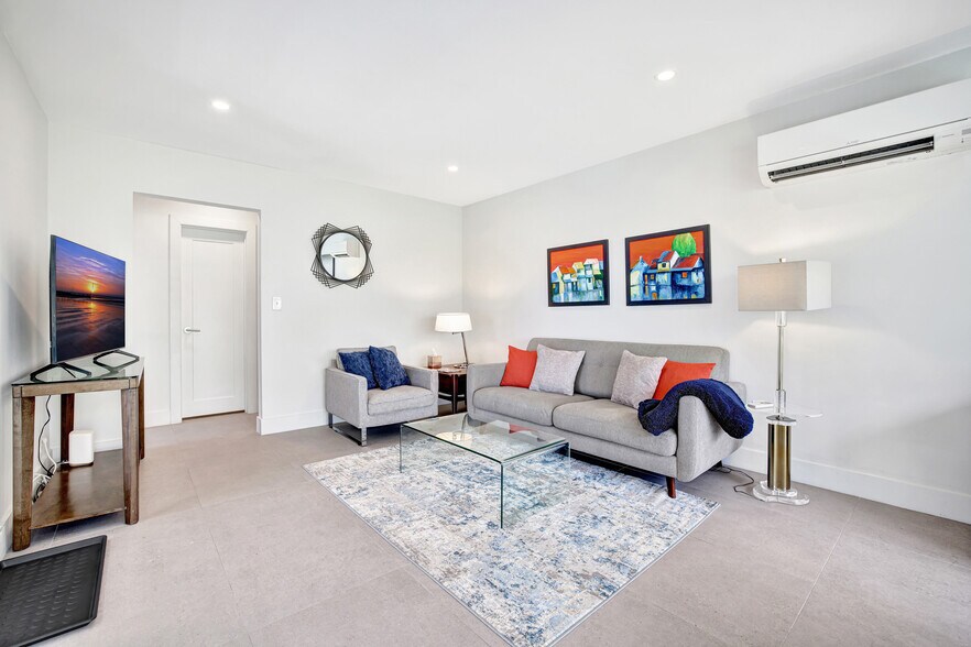 More Photos Of 625 NE 13th Ave, Fort Lauderdale Multifamily For Sale