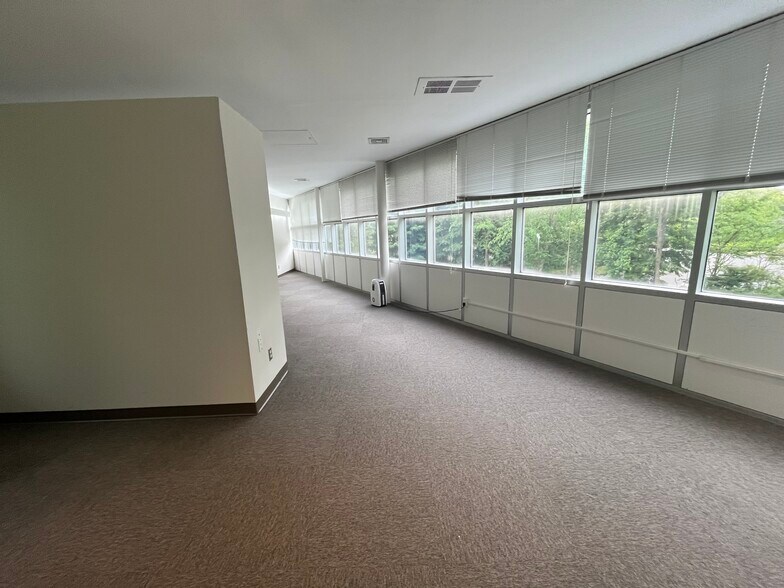 More Photos Of 11 Talcott Notch Rd, Farmington Office For Lease