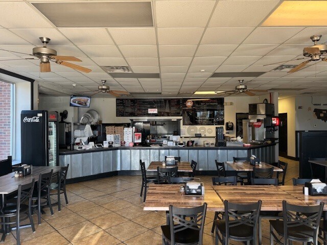 More Photos Of 4921 Riverside Dr, Macon-Bibb General Retail For Lease