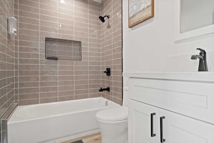 More Photos Of 310 S Breed St, Los Angeles Multifamily For Sale