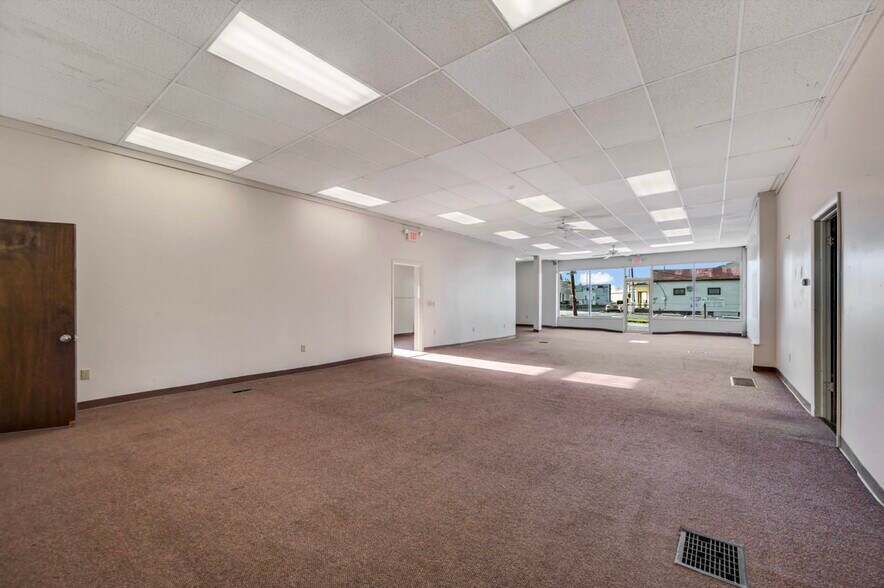 More Photos Of 535 Green Ridge St, Scranton Storefront Retail Residential For Sale