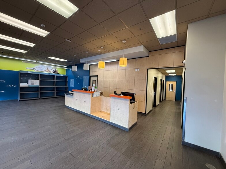 More Photos Of 4024-4030 Manzanita Ave, Carmichael Storefront For Lease