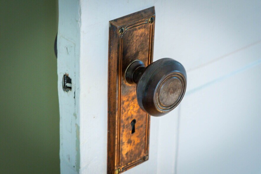 More Photos Of 633 S Castell Ave, New Braunfels Office Residential For Sale