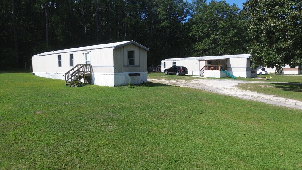 More Photos Of 100 Wild Forest Ln, Sanford Manufactured Housing Mobile Home Park For Sale