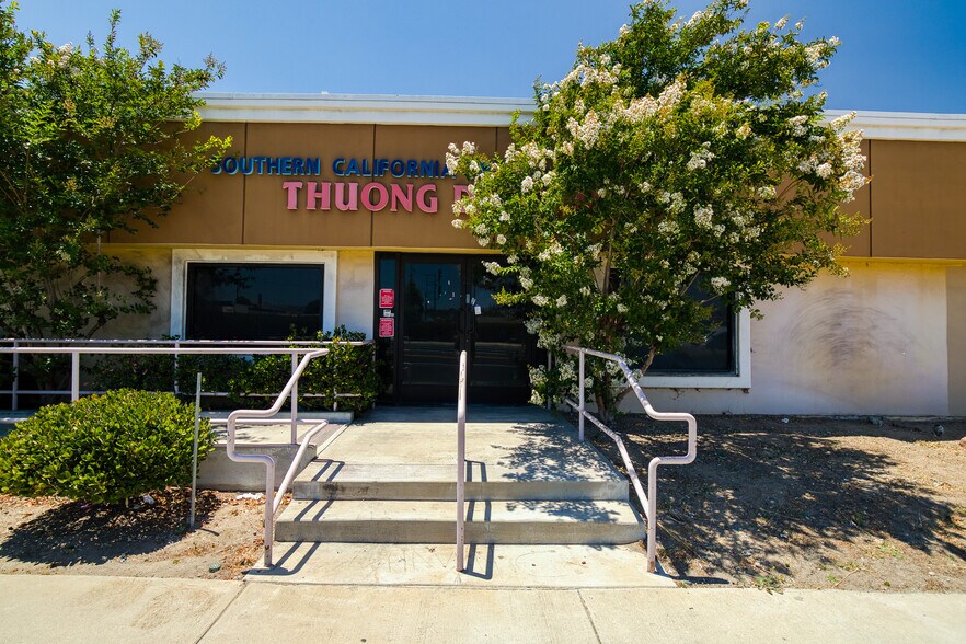 Primary Photo Of , Santa Clarita Office For Sale
