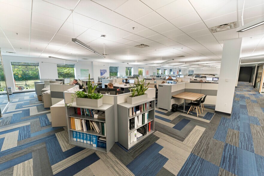 More Photos Of 2839 Northgate Dr, Iowa City Office For Sale