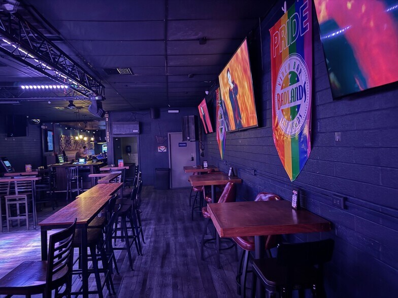 More Photos Of 953 E Sahara Ave, Las Vegas Storefront For Sale