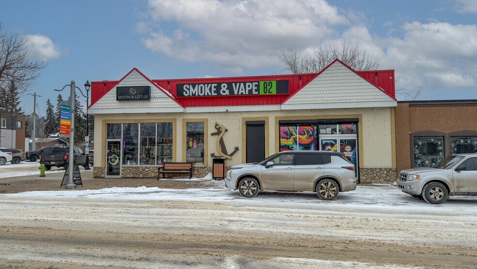 More Photos Of 5020 50 St, Sylvan Lake Storefront For Sale