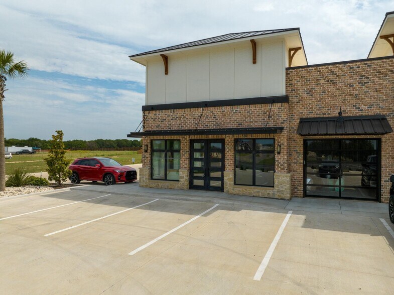 More Photos Of 5536 FM 933 #101, Whitney Flex For Lease